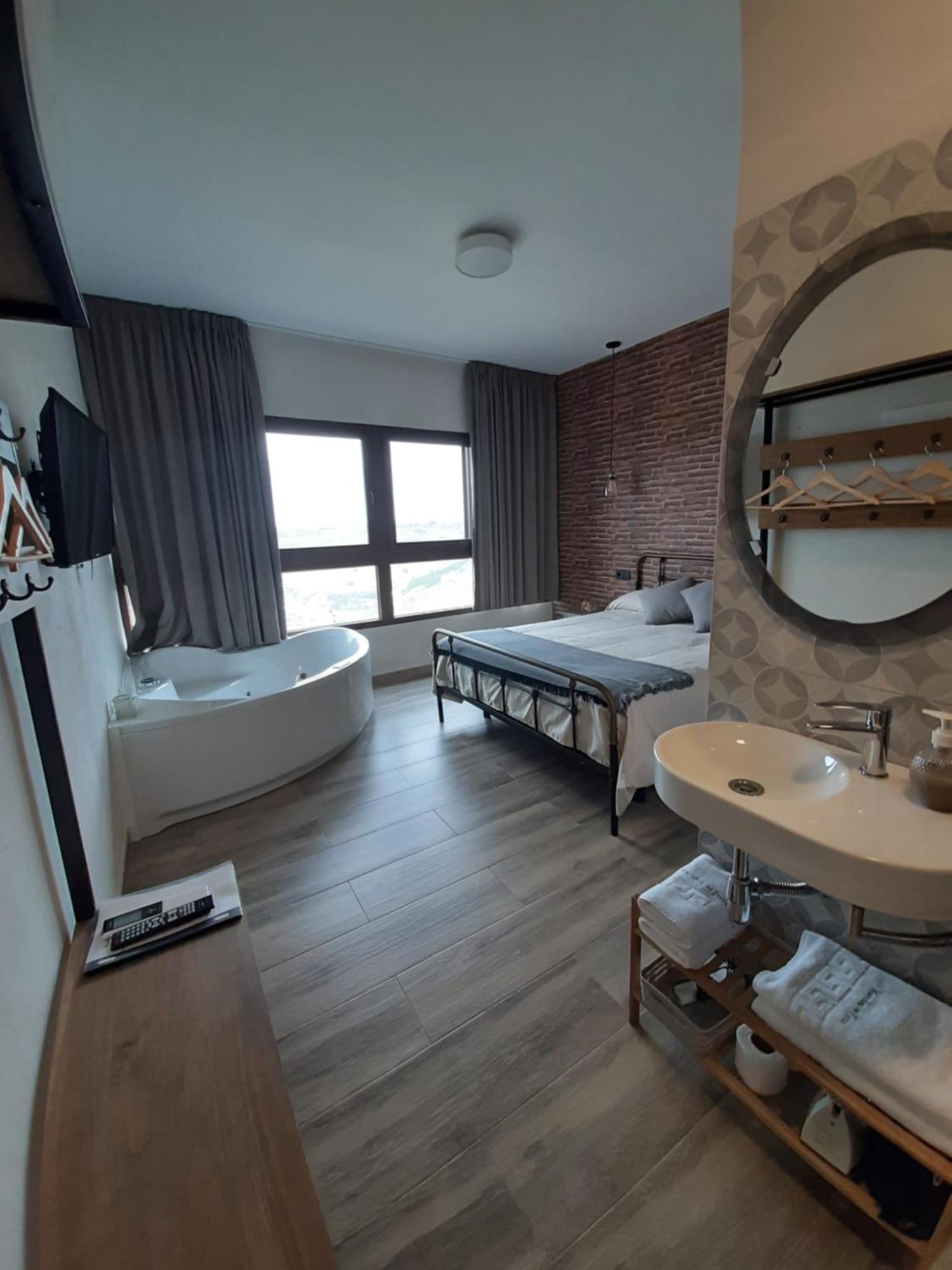 Casas Rurales Maribel - Complejo Moradas Del Cerro 2 - Suites Con Jacuzzi En Alcala Del Jucar Casas del Cerro ห้อง รูปภาพ